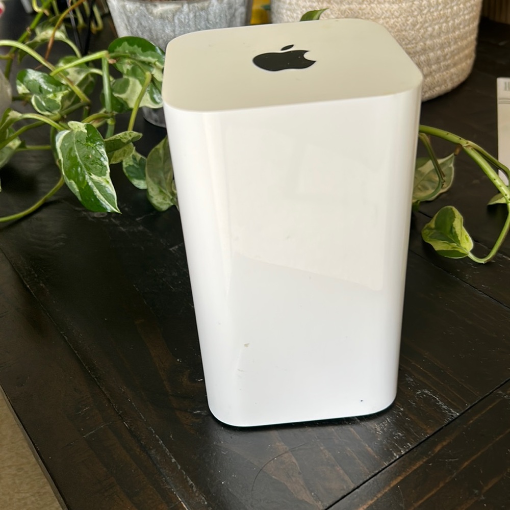 Apple Time Capsule (renewed), white, model (A15121)